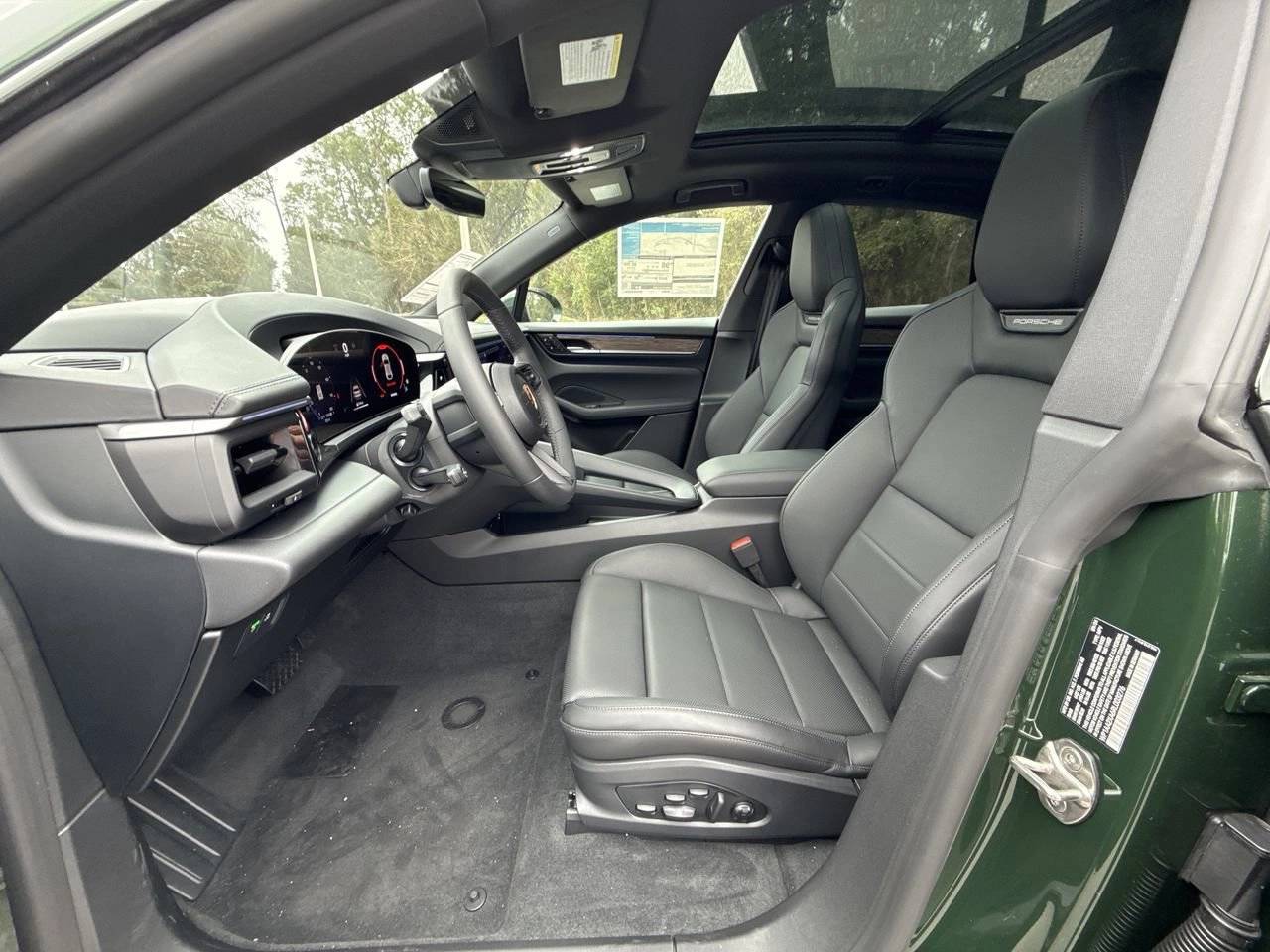 2024 Porsche Macan 4 Electric photo 15