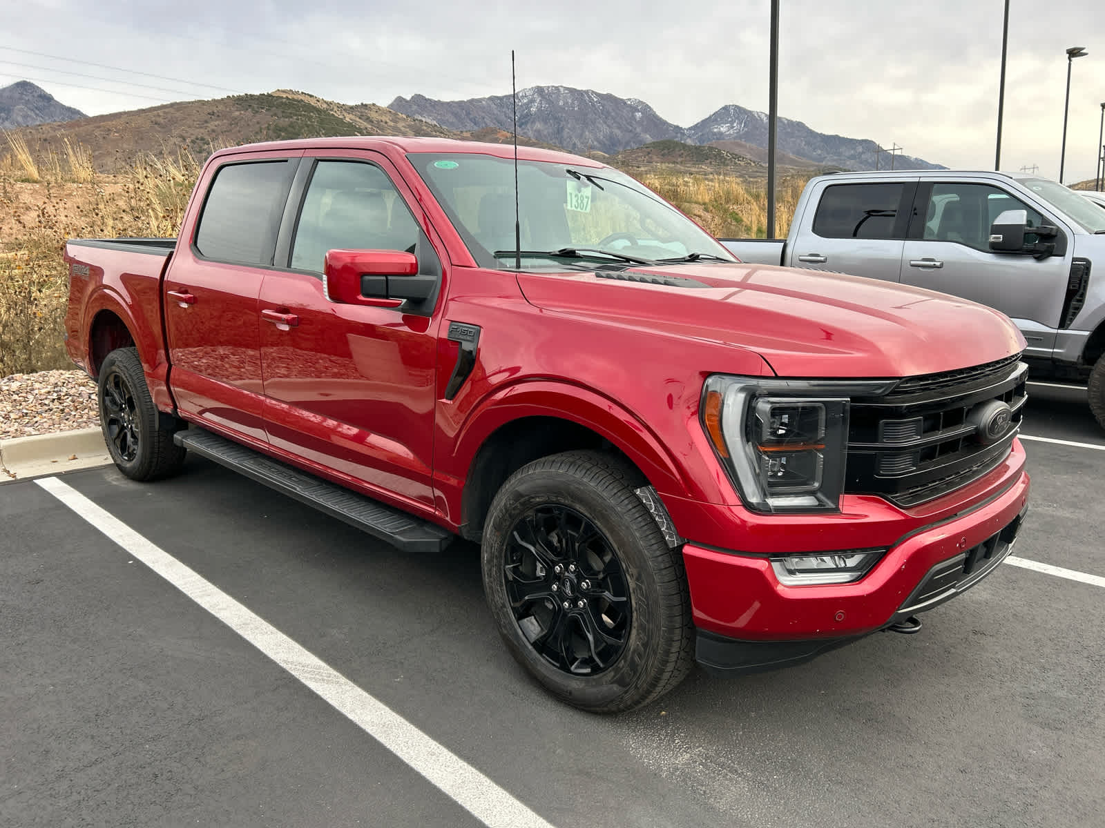 2023 Ford F-150 Lariat photo 2
