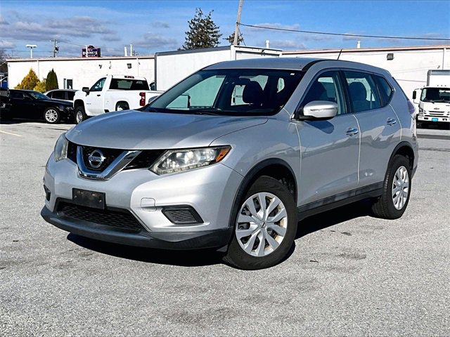 2015 Nissan Rogue S photo 2