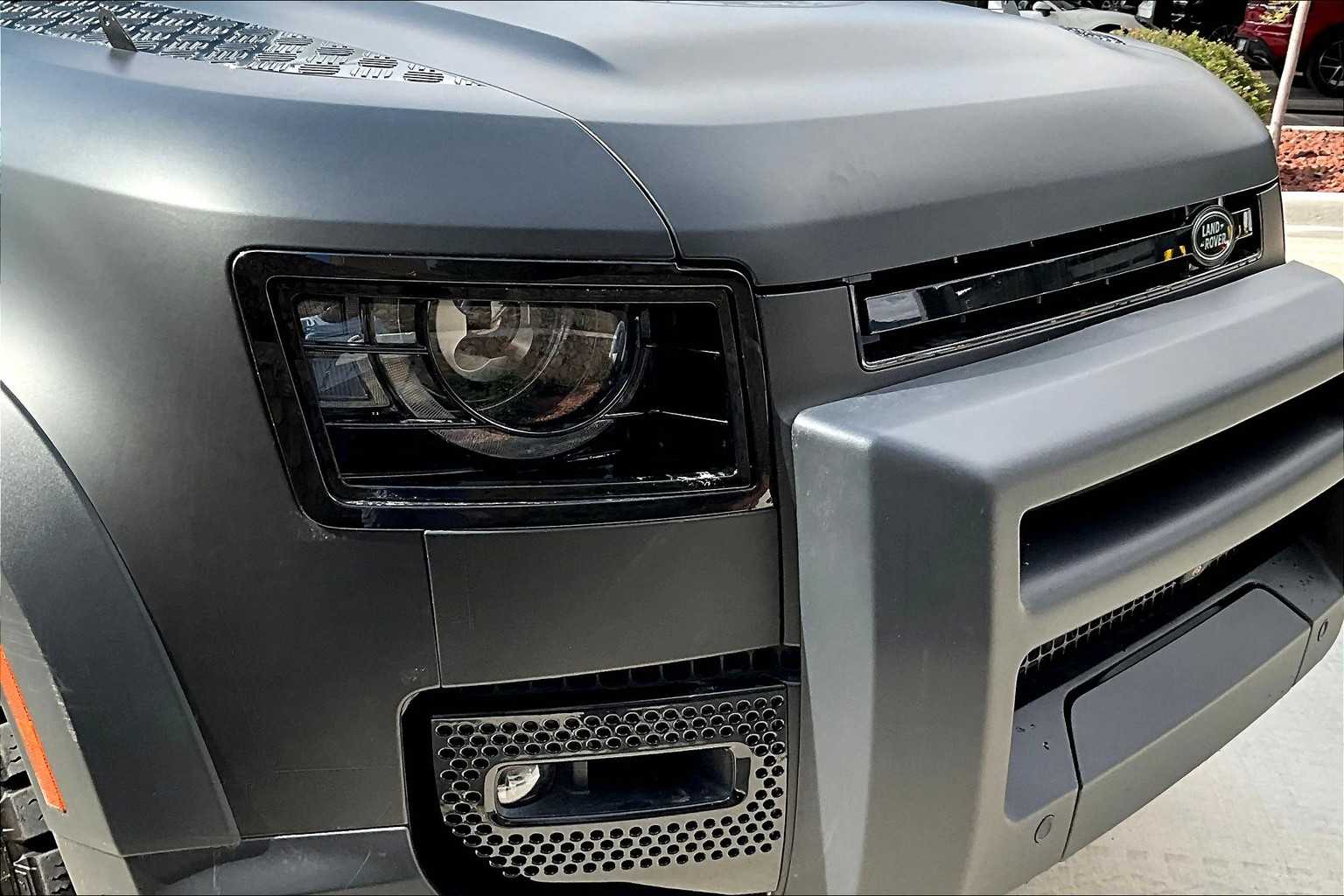 2023 Land Rover Defender SE photo 20