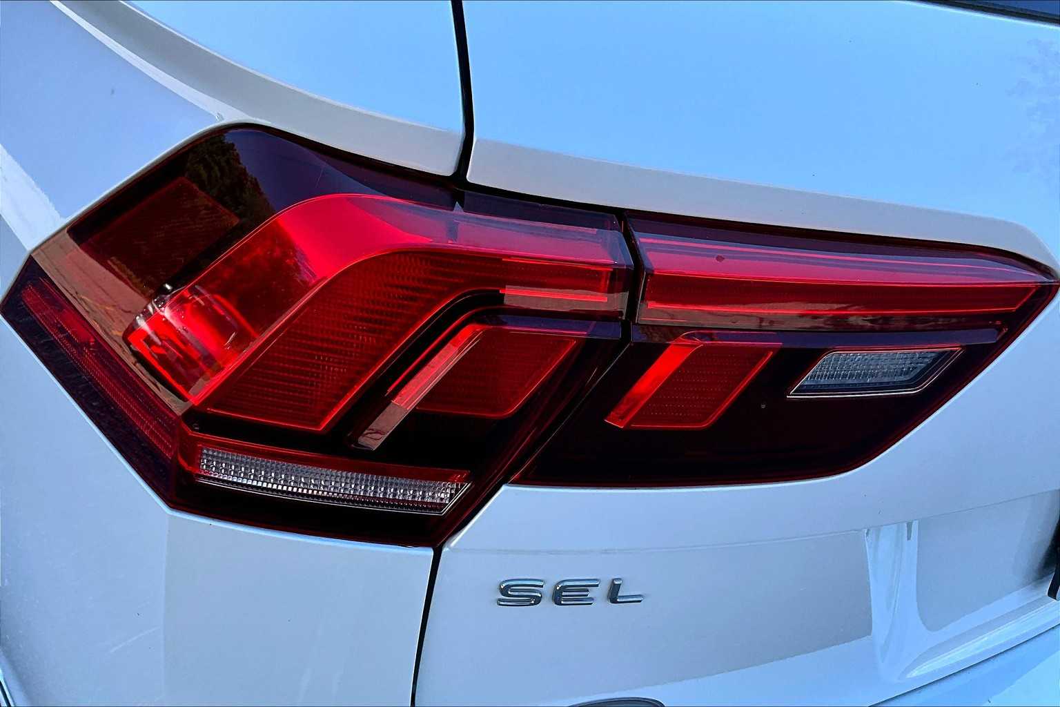 2023 Volkswagen Tiguan SEL R-Line Black photo 51