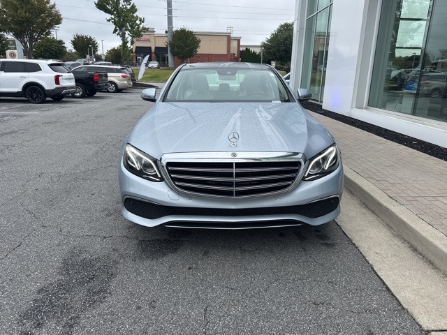 2018 Mercedes Benz E 300 photo 2