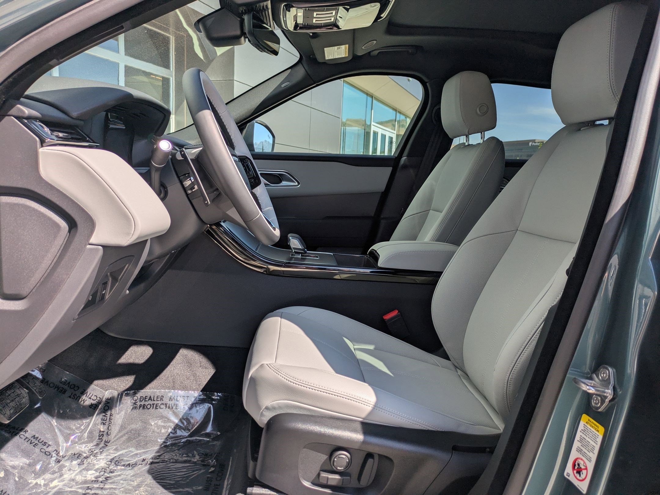 2026 Land Rover Range Rover Velar S photo 15