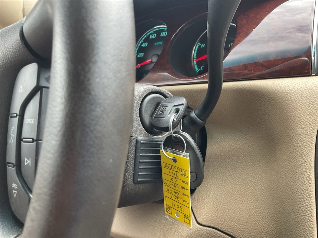 2011 Buick Lucerne CX photo 13