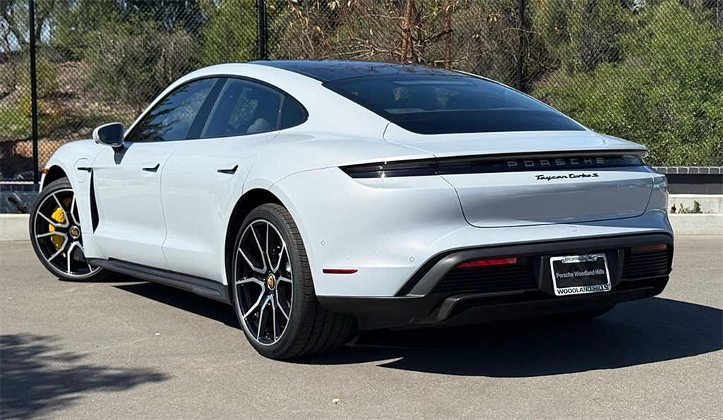 2024 Porsche Taycan Turbo S photo 2