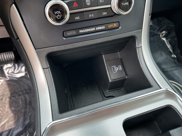 2022 Ford Edge SEL photo 17