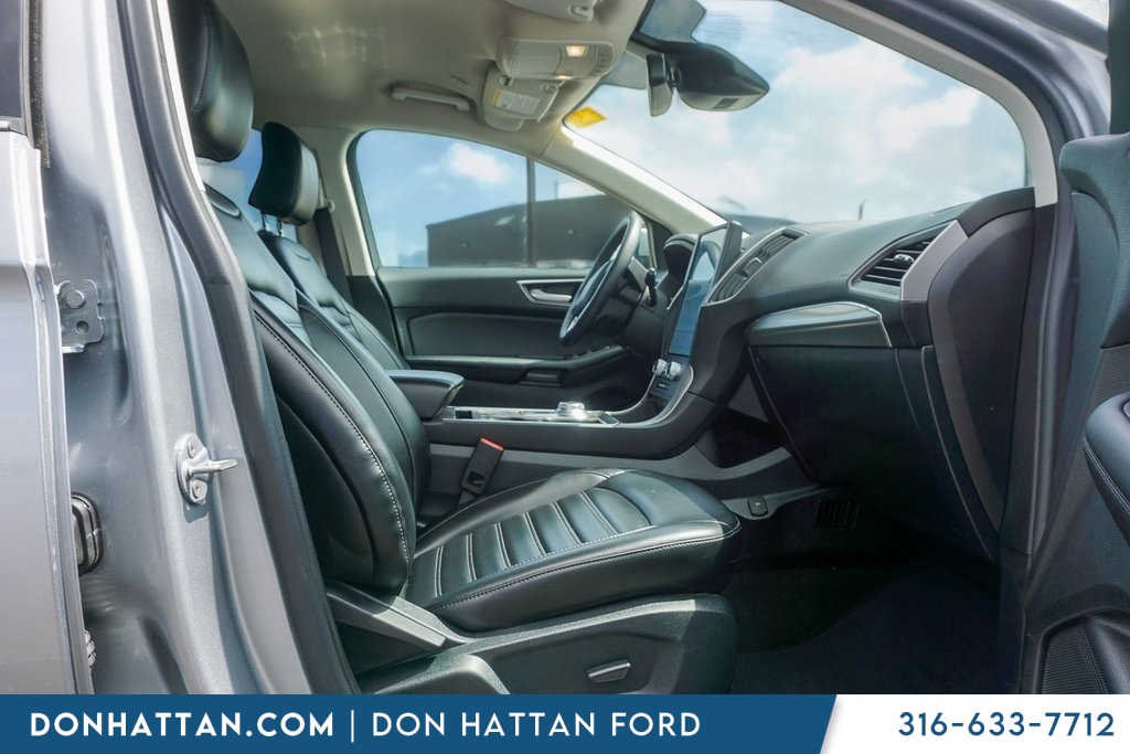 2022 Ford Edge SEL photo 25