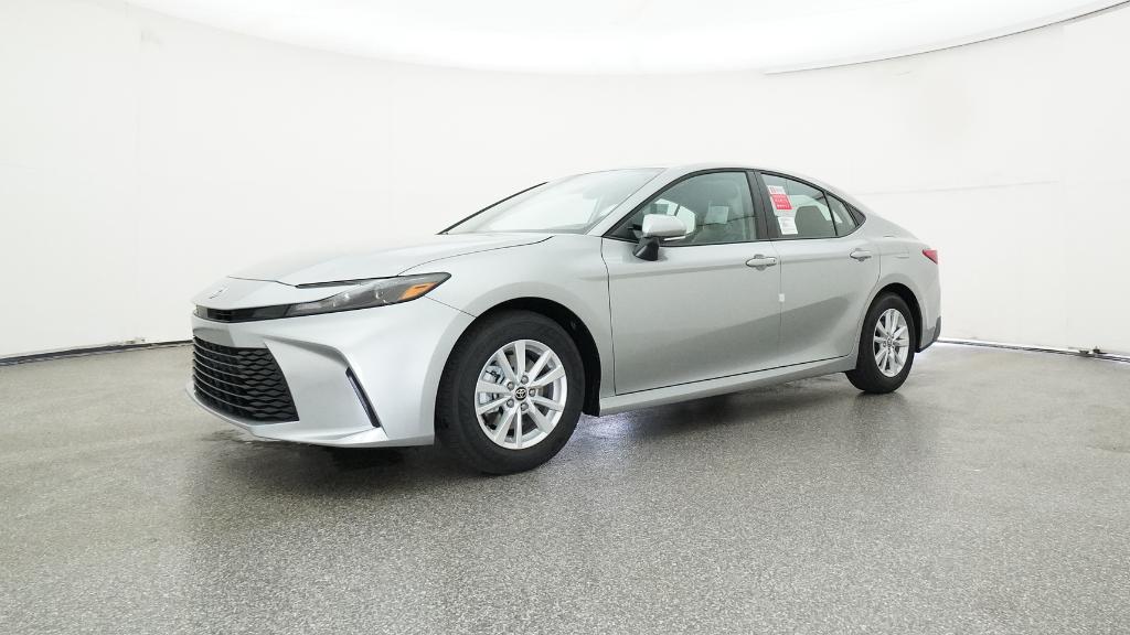 2025 Toyota Camry LE photo 5