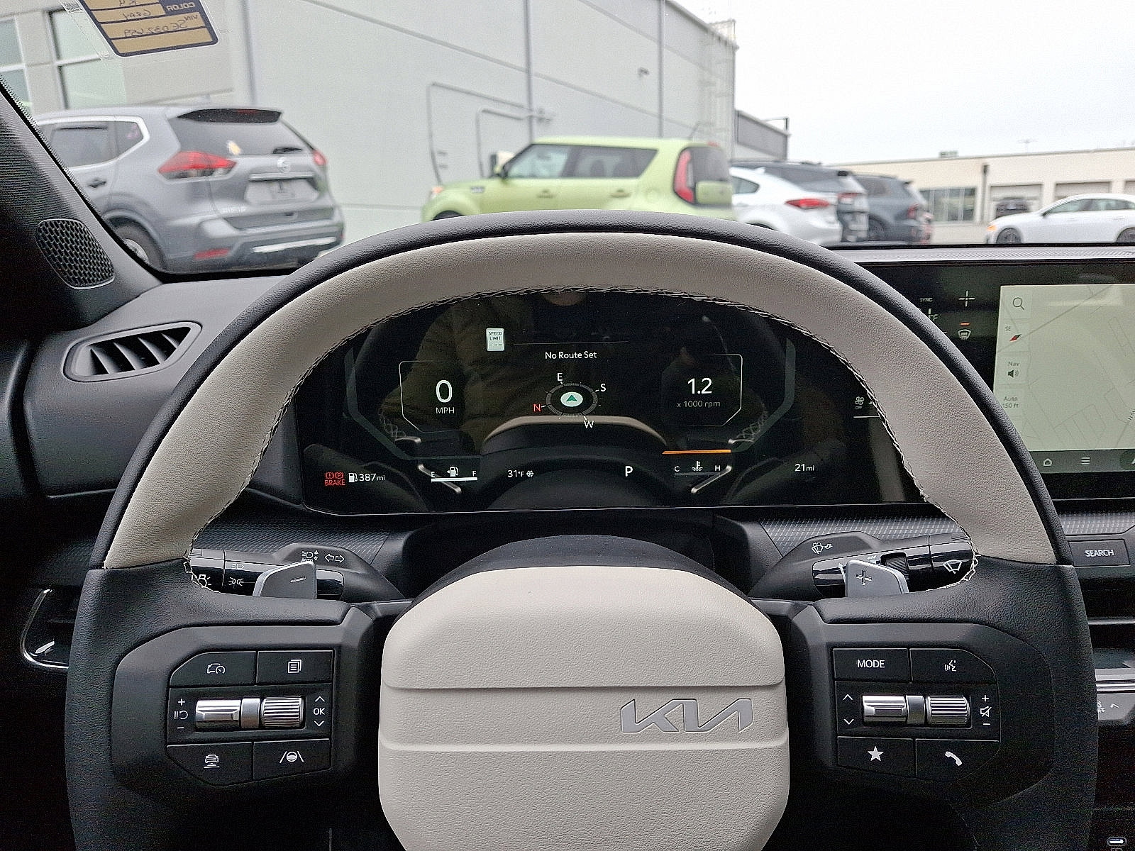 2025 Kia K4 GT-Line photo 9