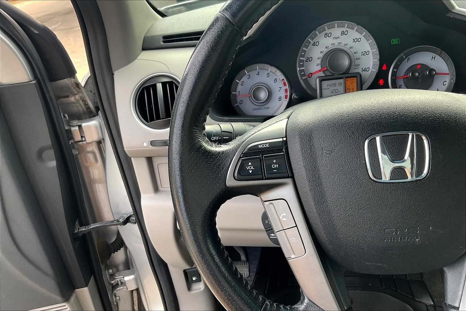 2014 Honda Pilot EX-L photo 21