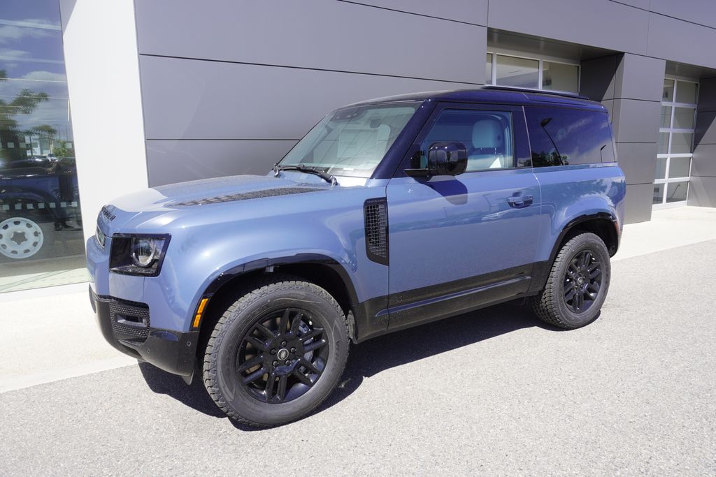 2025 Land Rover Defender 90 X-Dynamic SE photo 3
