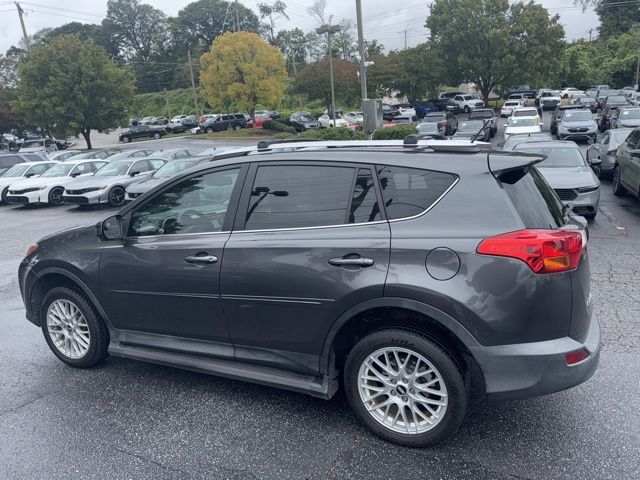 2013 Toyota RAV4 LE photo 2