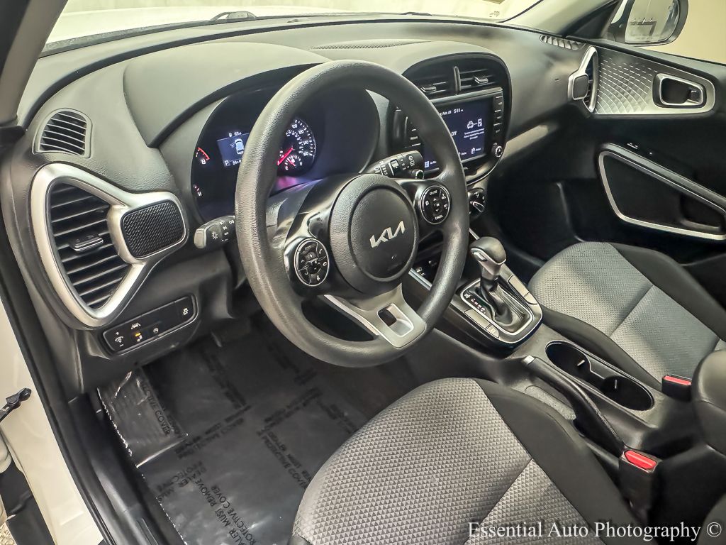 2022 KIA SOUL - Image 11