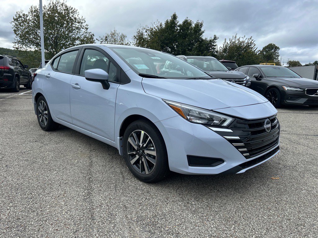2025 Nissan Versa SV's photo