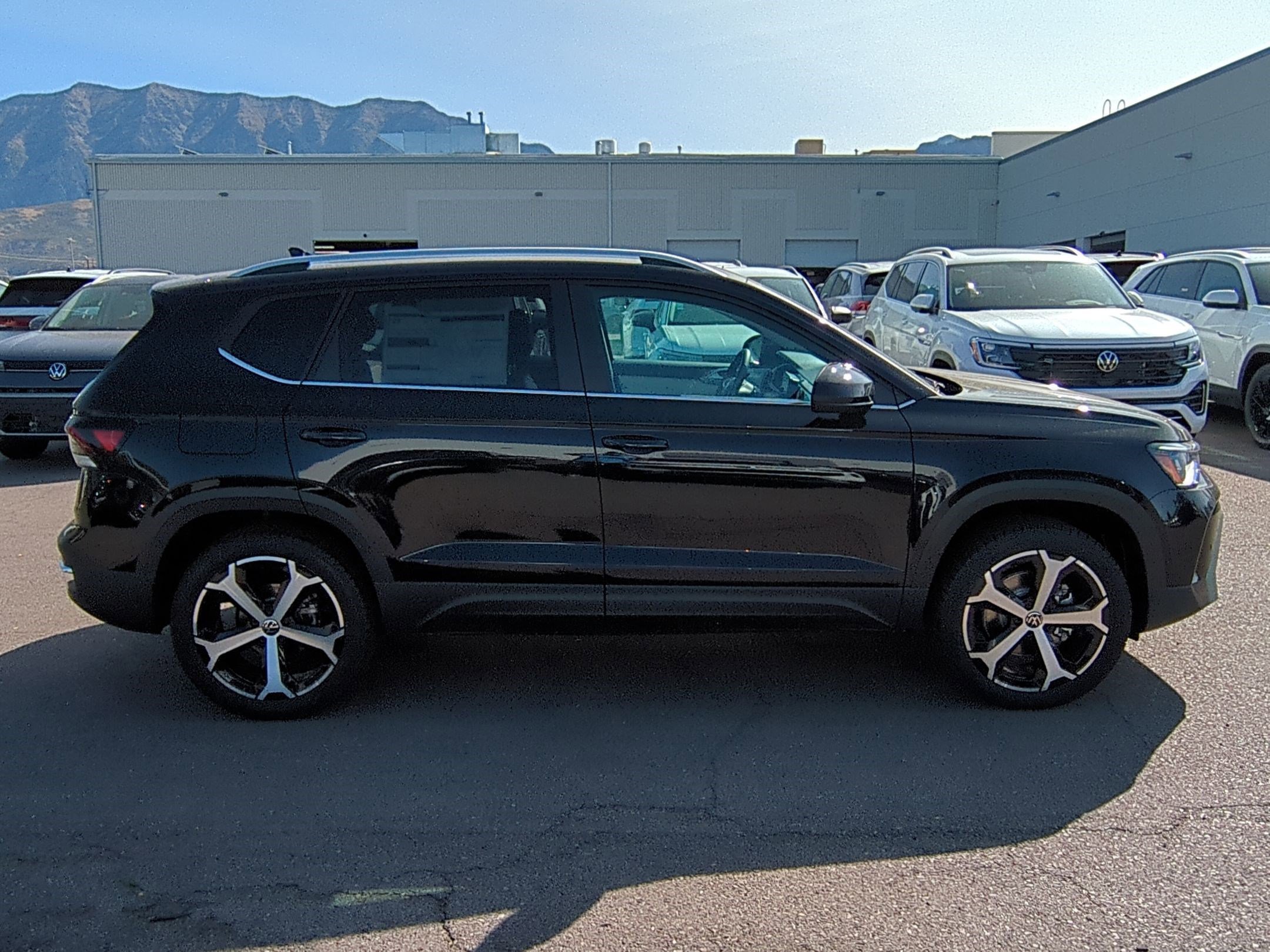 2025 Volkswagen Taos SEL photo 2