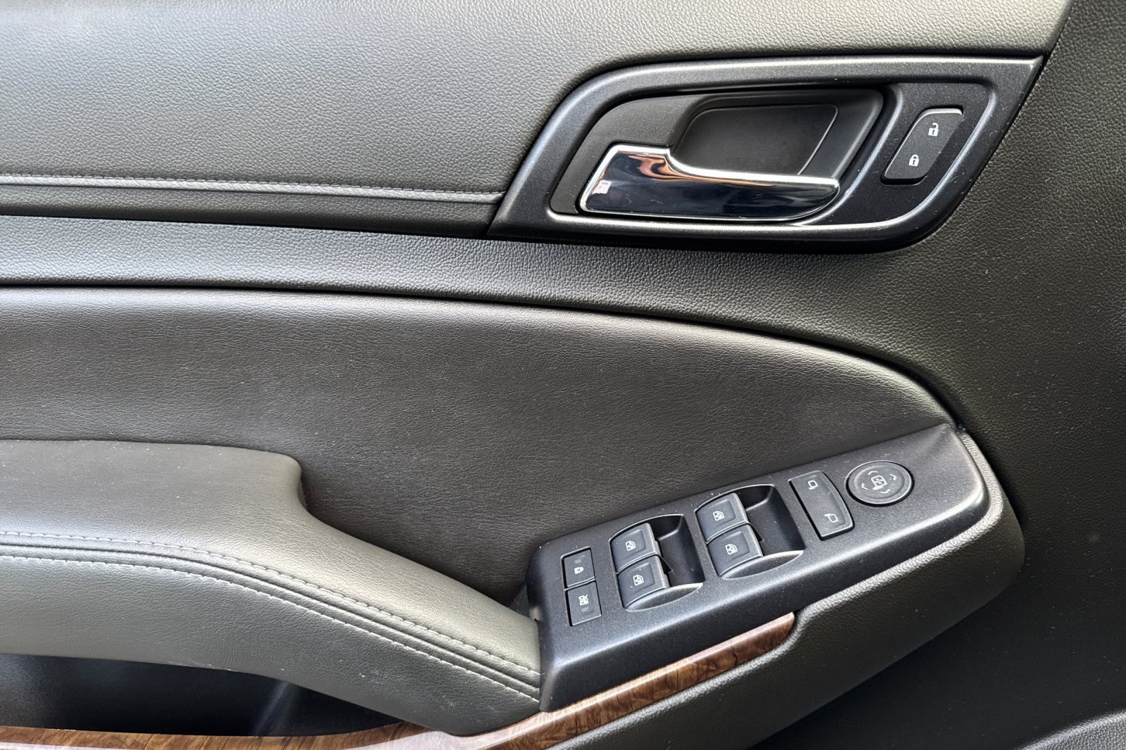 2019 Chevrolet Tahoe LS photo 14