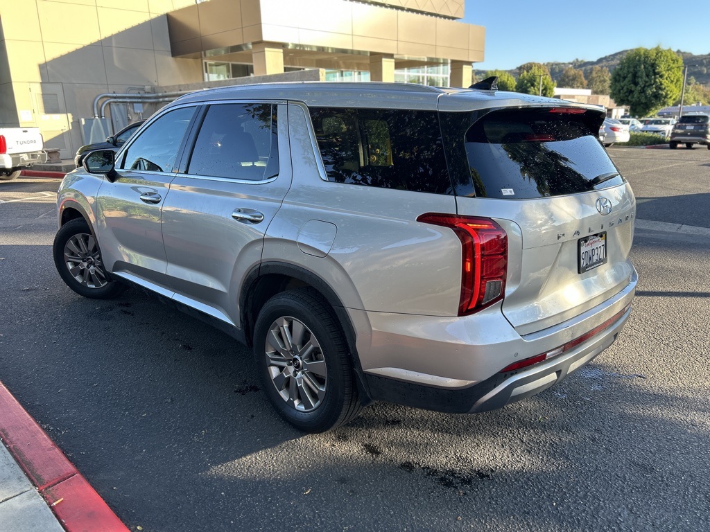 Used 2023 Silver Hyundai SEL image 5