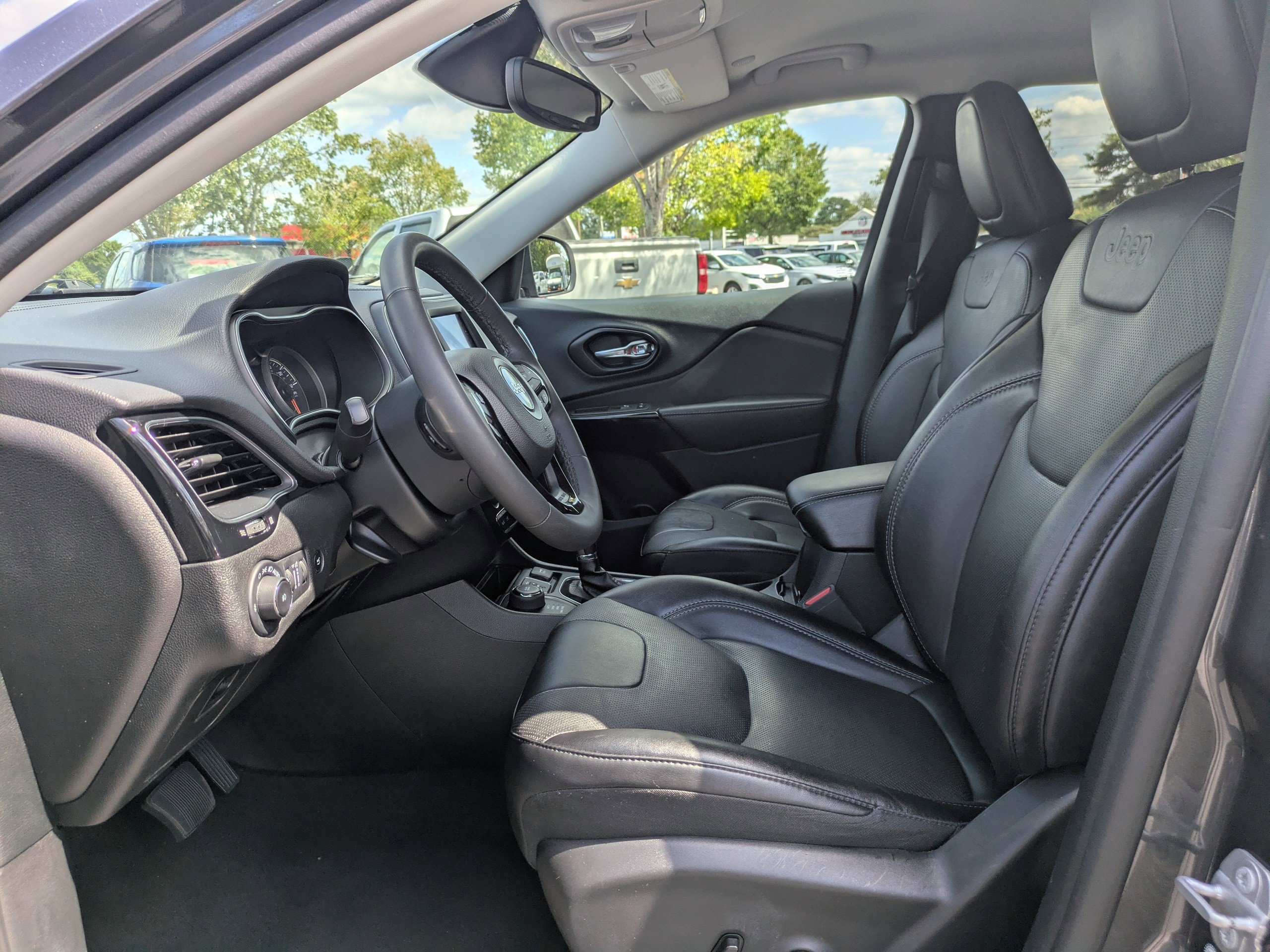 2023 Jeep Cherokee Altitude Lux photo 20