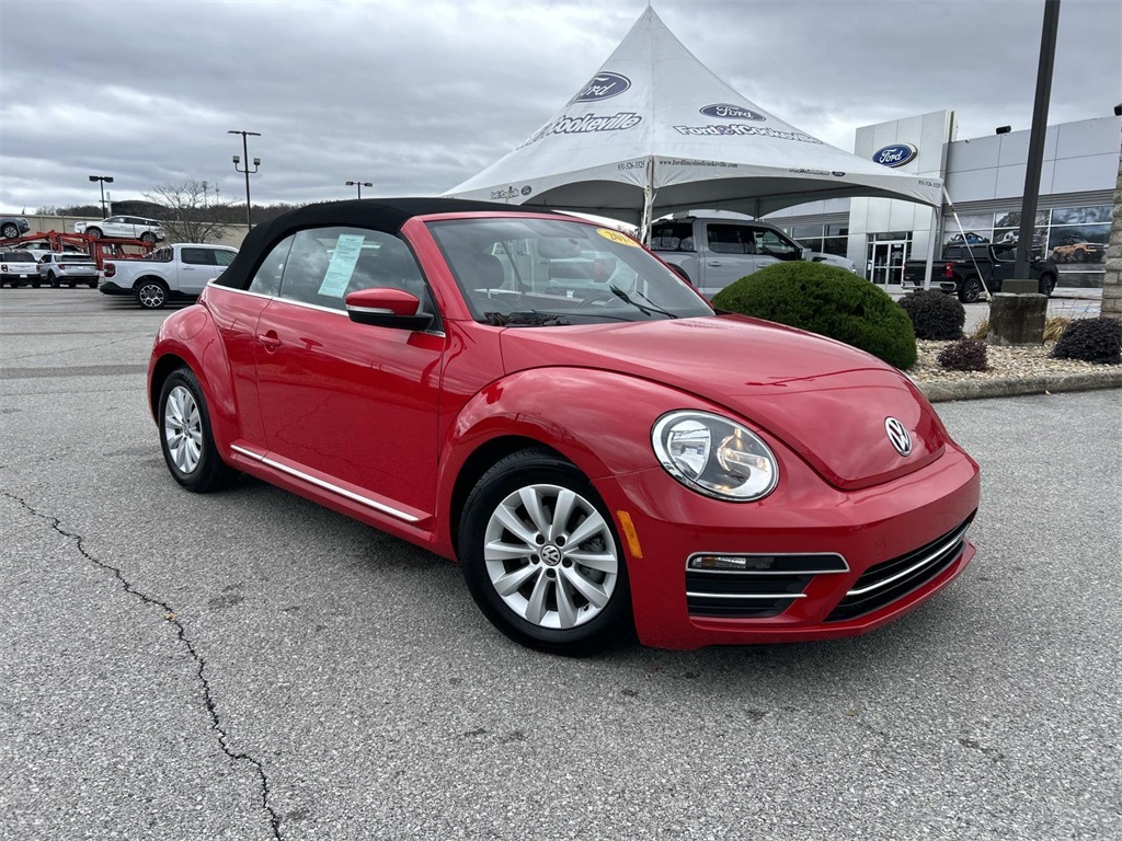 2018 Volkswagen Beetle S's photo
