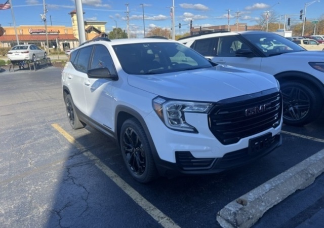 2022 Gmc Terrain SLE photo 3