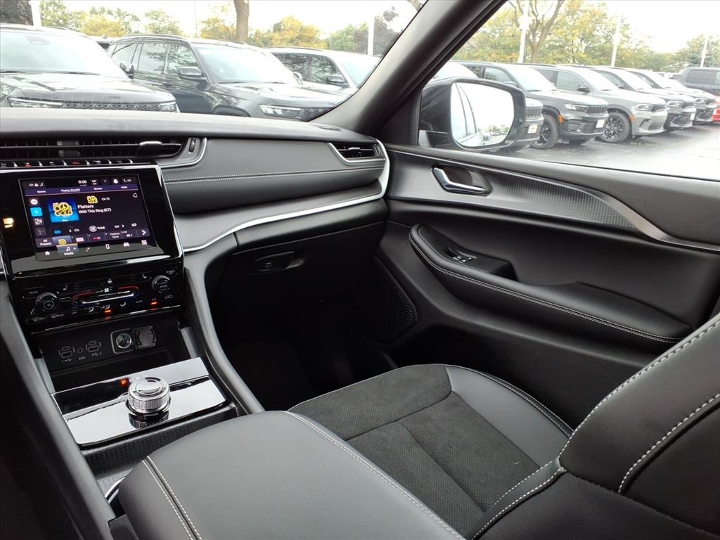 2025 Jeep Grand Cherokee Altitude X photo 11