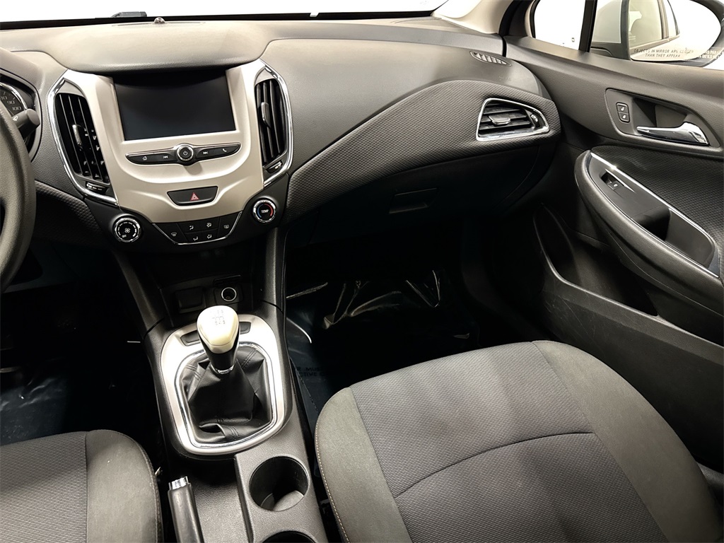 2017 Chevrolet Cruze L photo 8