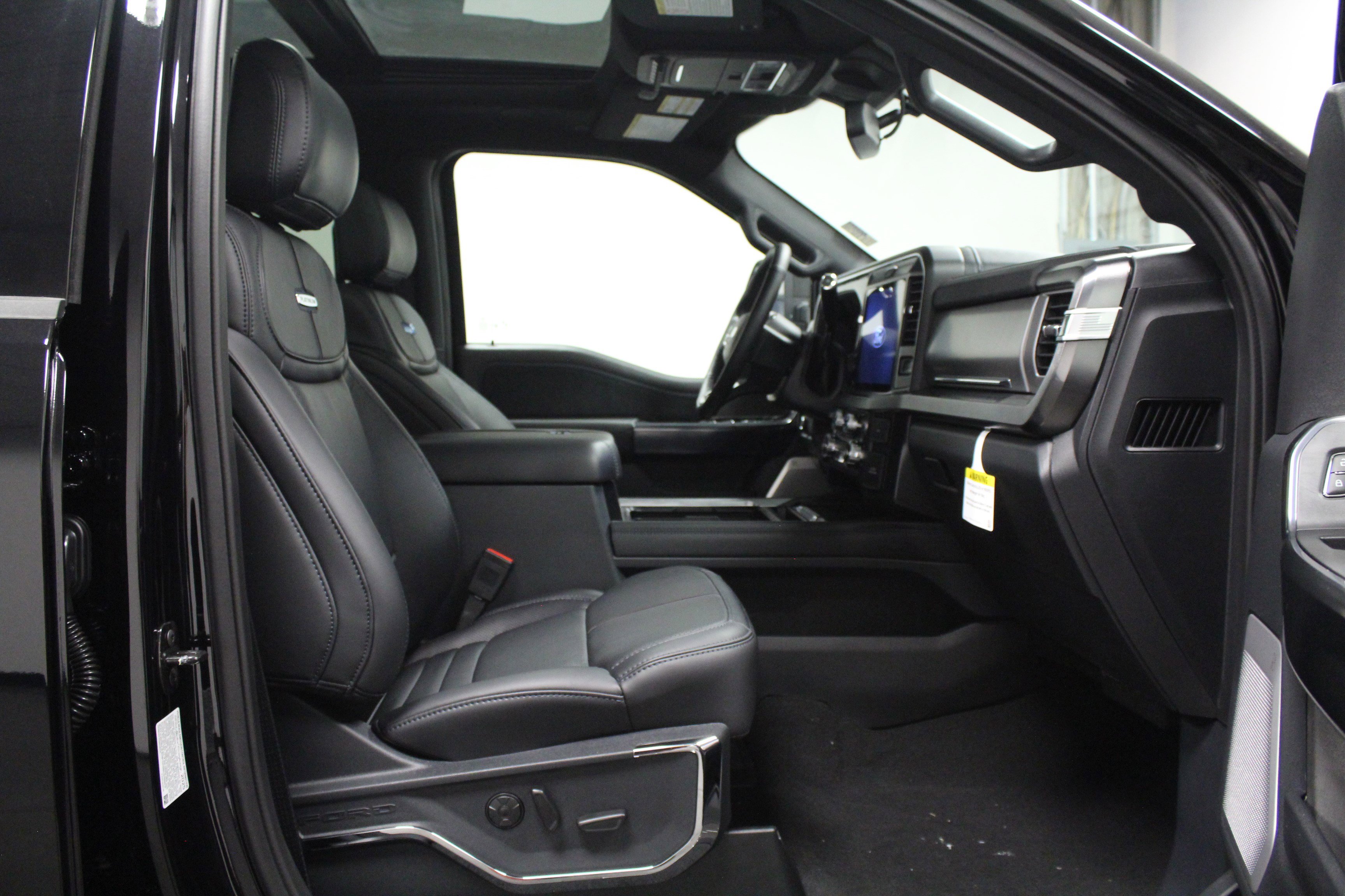 2025 Ford F-250 Lariat photo 13