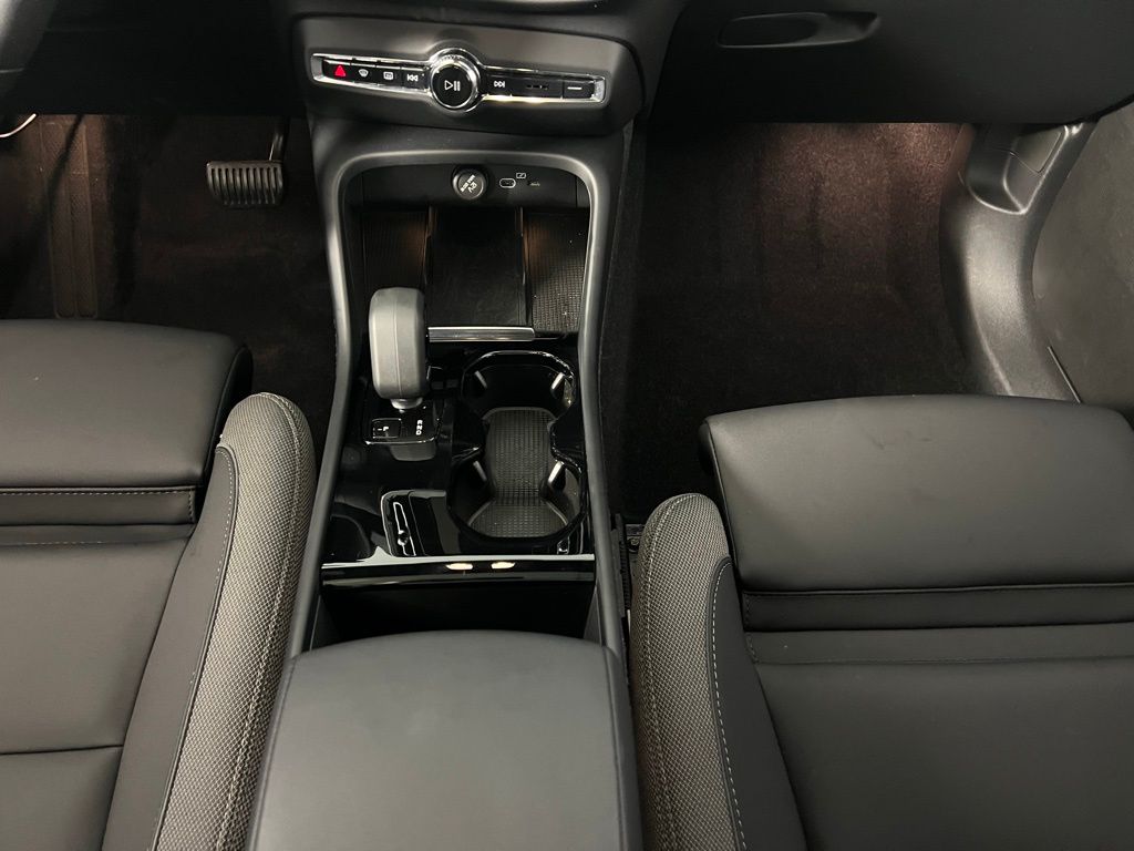 2023 Volvo XC40 Recharge Ultimate photo 13
