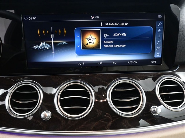 2018 Mercedes Benz E 300 photo 4