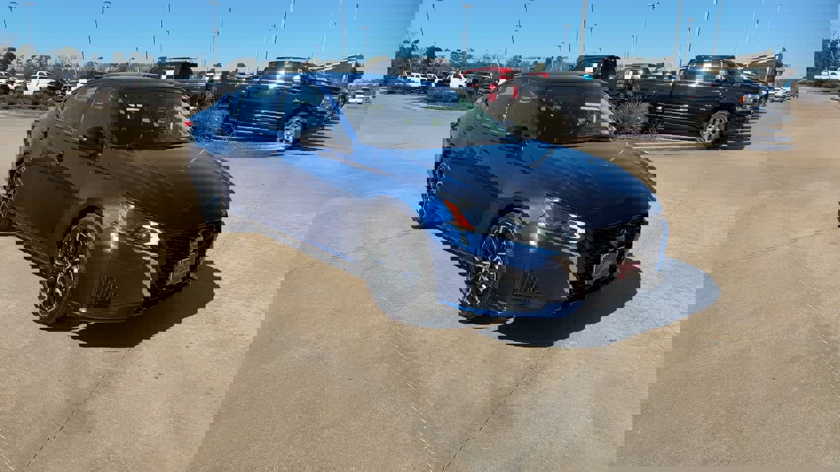 2024 Nissan Altima 2.5 SR photo 2