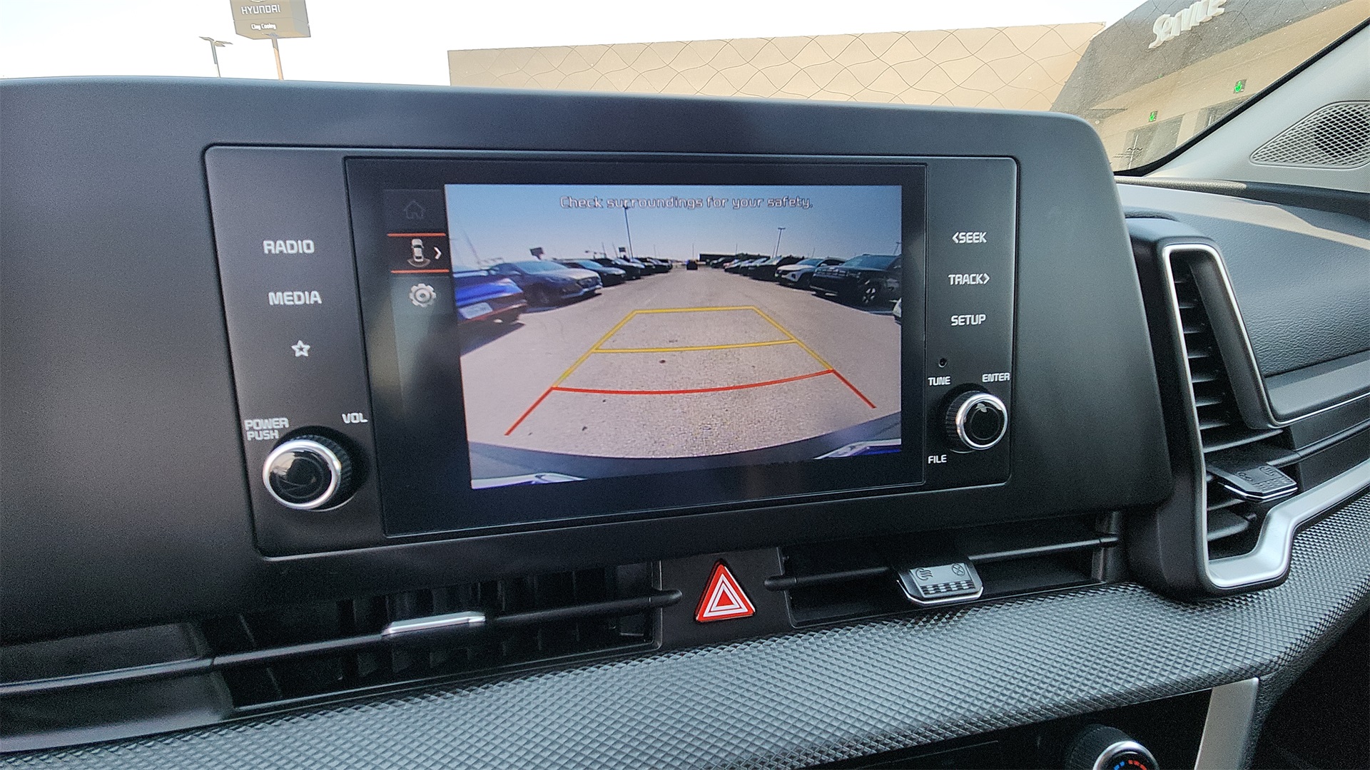 2024 Kia Sportage LX photo 15