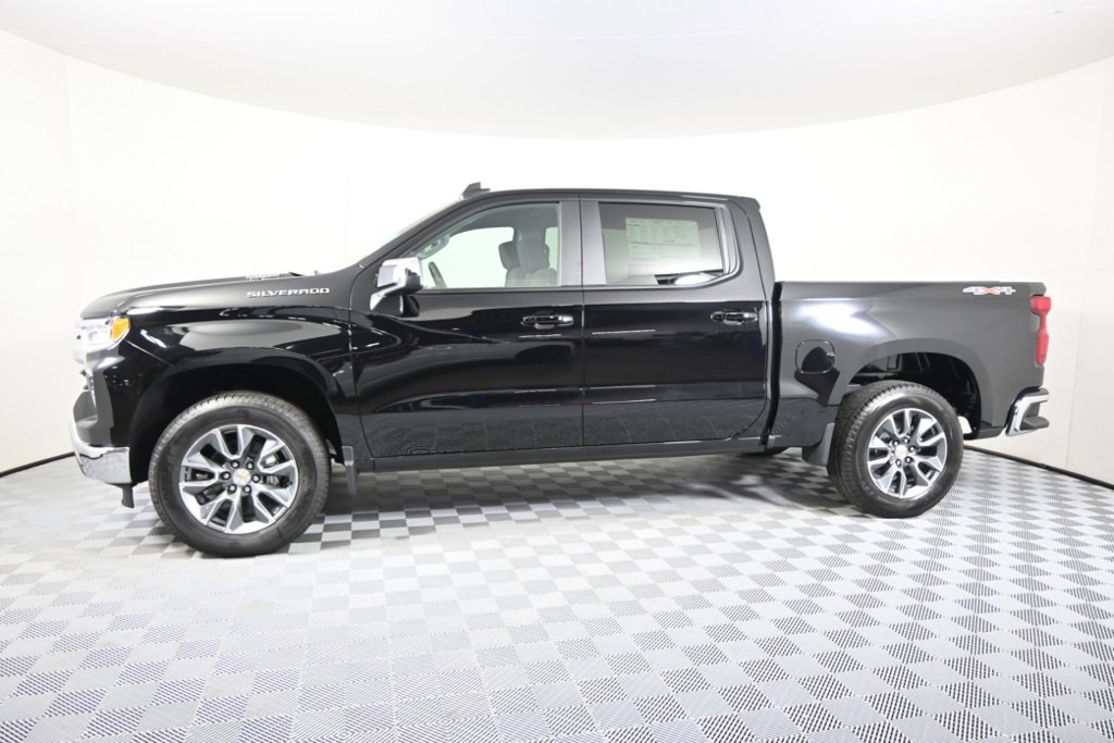 2025 Chevrolet Silverado 1500 LT photo 2