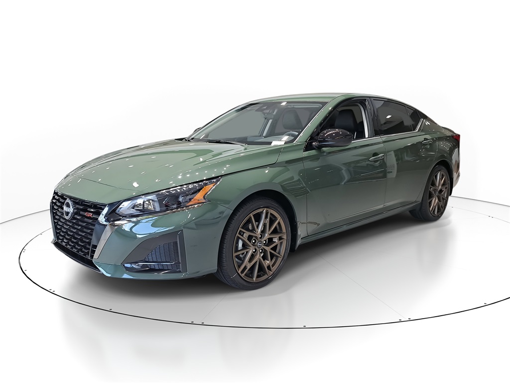 2025 Nissan Altima 2.5 SR photo 4