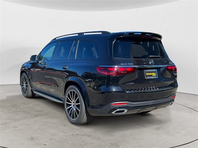 2025 Mercedes Benz GLS 450 4MATIC photo 3