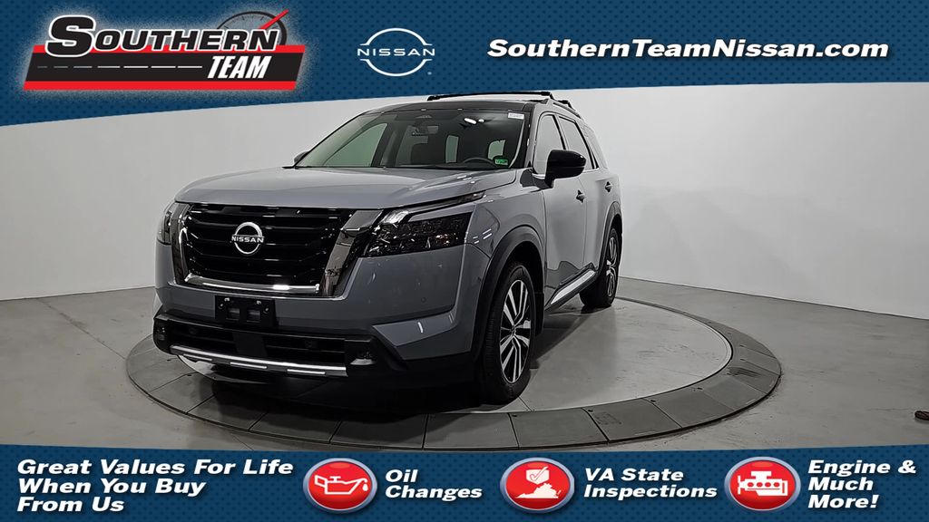 2025 Nissan Pathfinder Platinum's photo