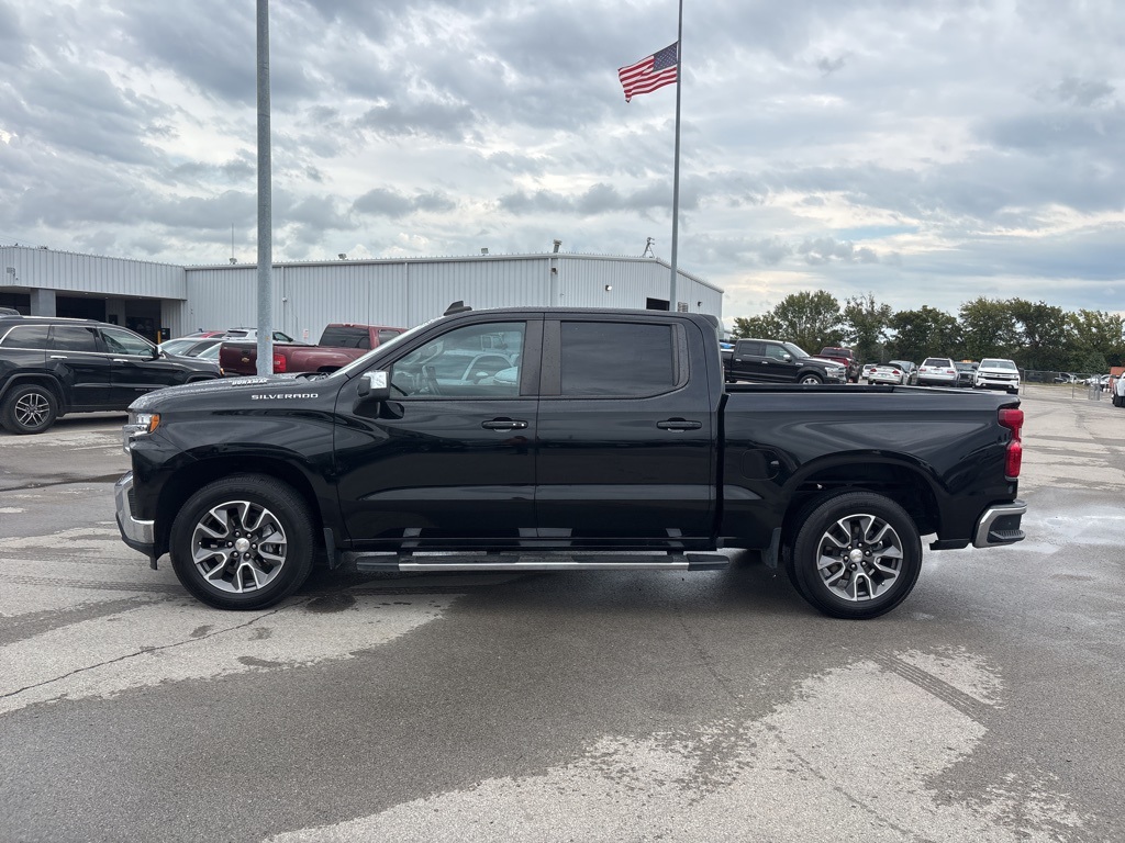 2021 Chevrolet Silverado 1500 LT photo 4