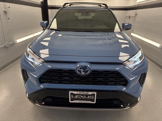 2024 Toyota RAV4 Hybrid SE photo 2