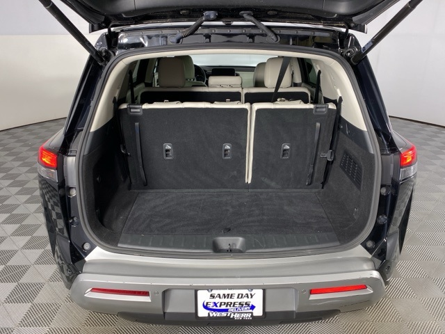 2022 Nissan Pathfinder SL photo 11