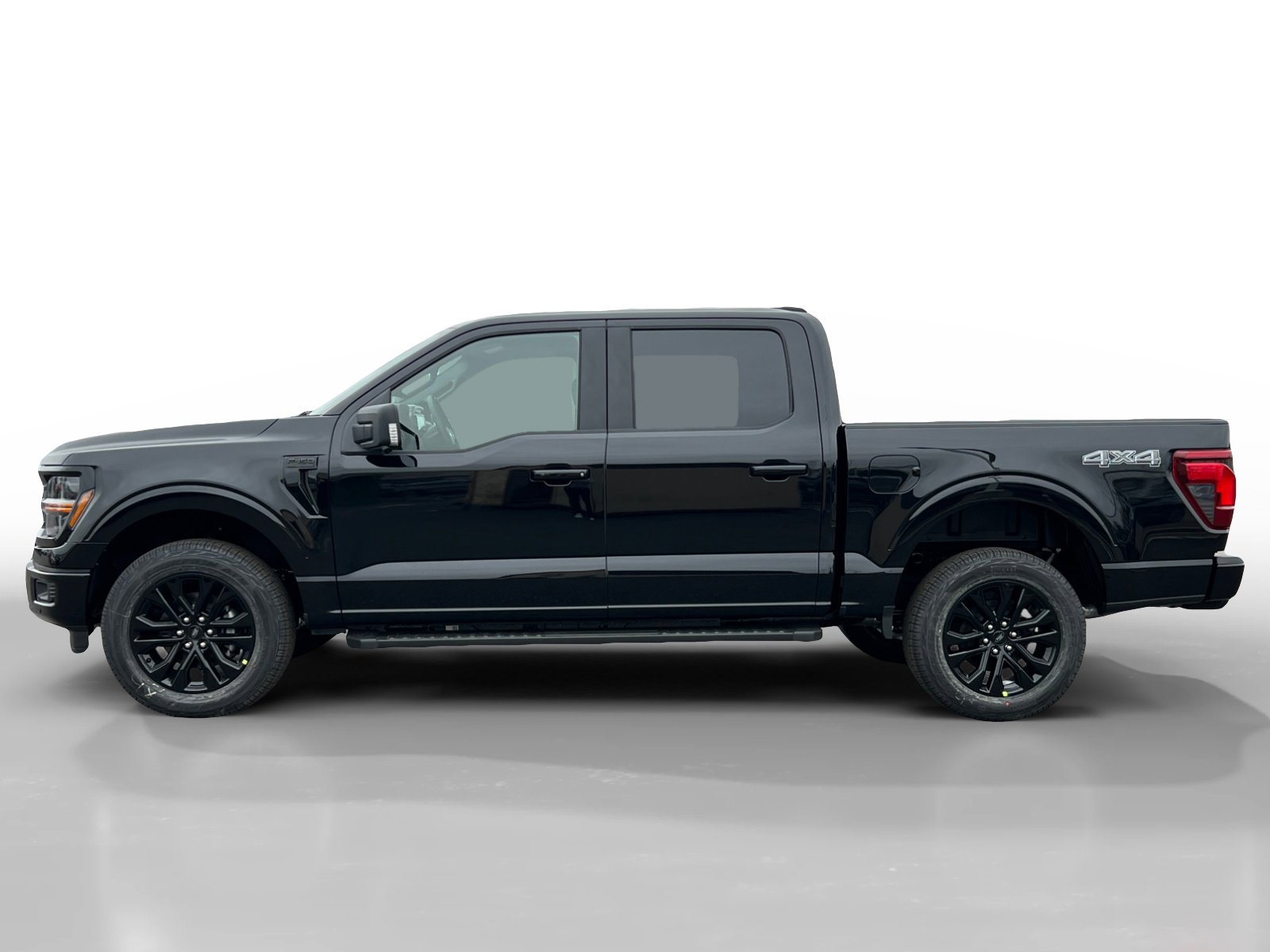 2025 Ford F-150 XLT photo 2