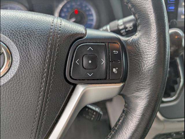 2016 Toyota Sienna XLE photo 17
