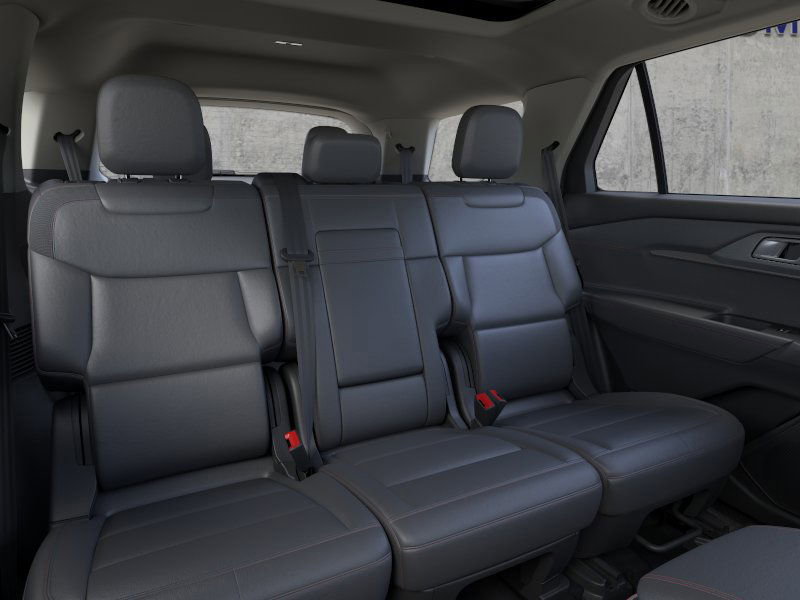 2025 Ford Explorer photo 4