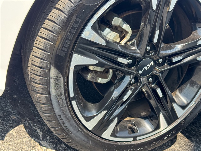 2023 Kia K5 GT-Line photo 14