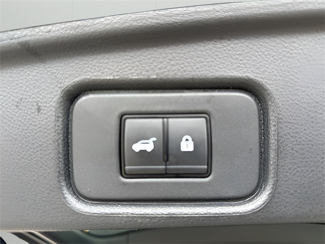 2023 Nissan Pathfinder SL photo 36