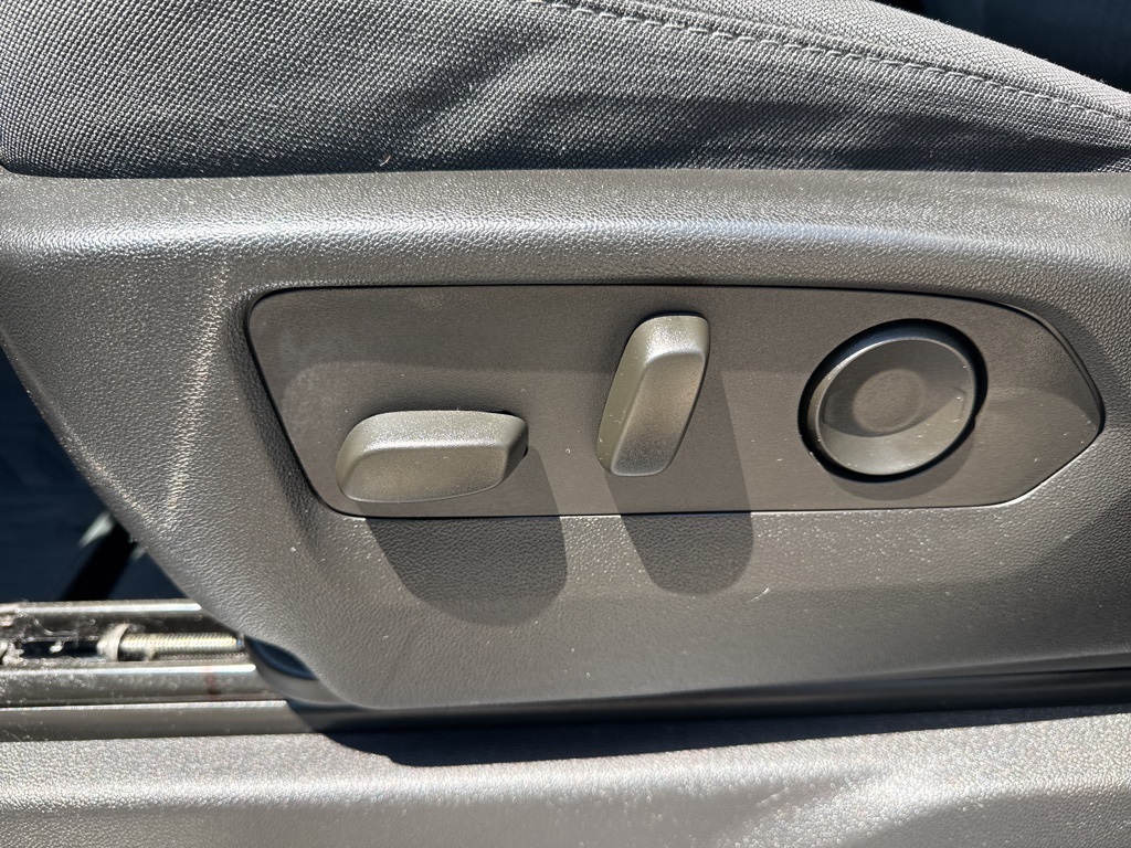 2023 Chevrolet Silverado 1500 RST photo 13