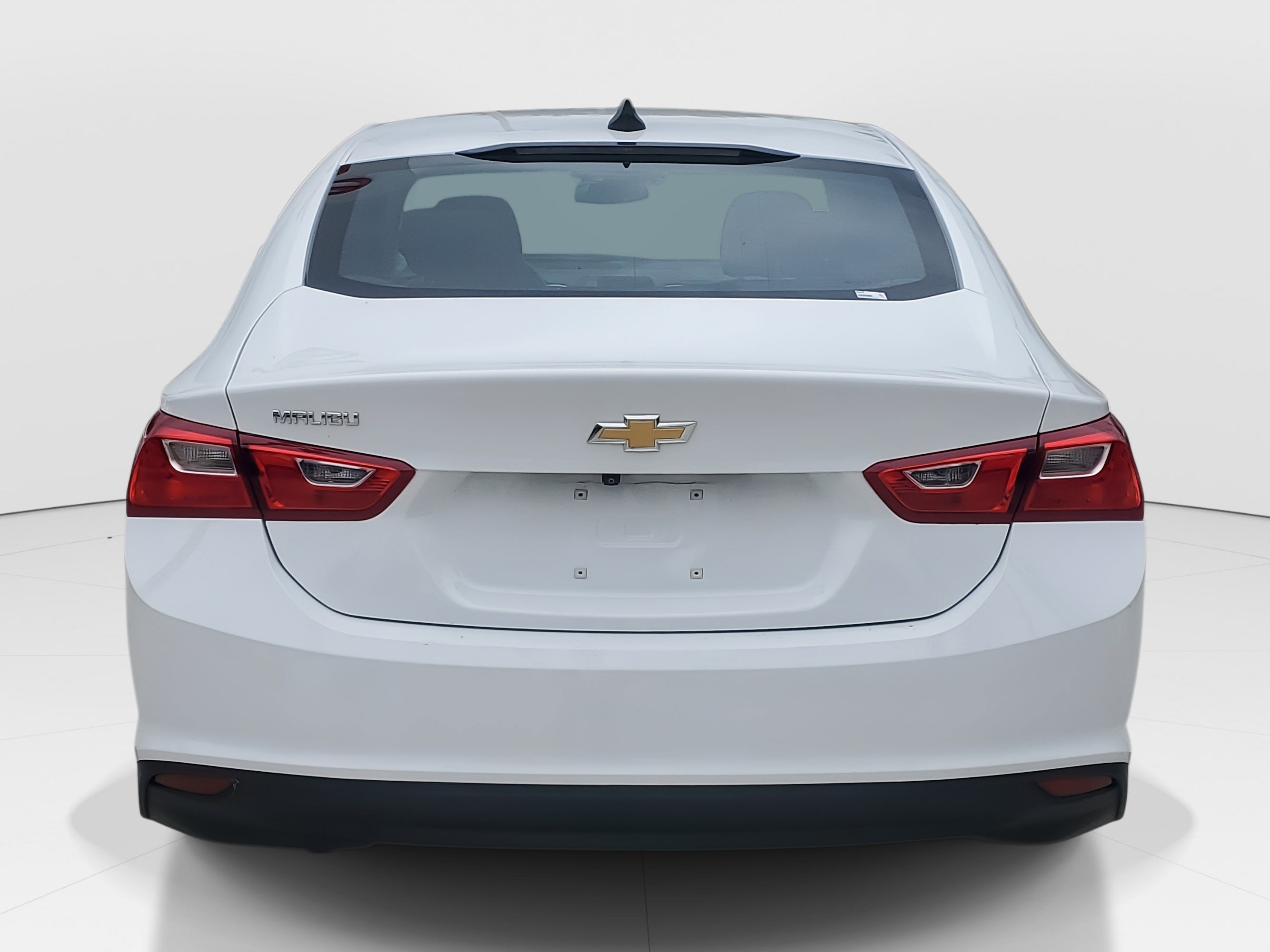 2023 Chevrolet Malibu LS photo 4