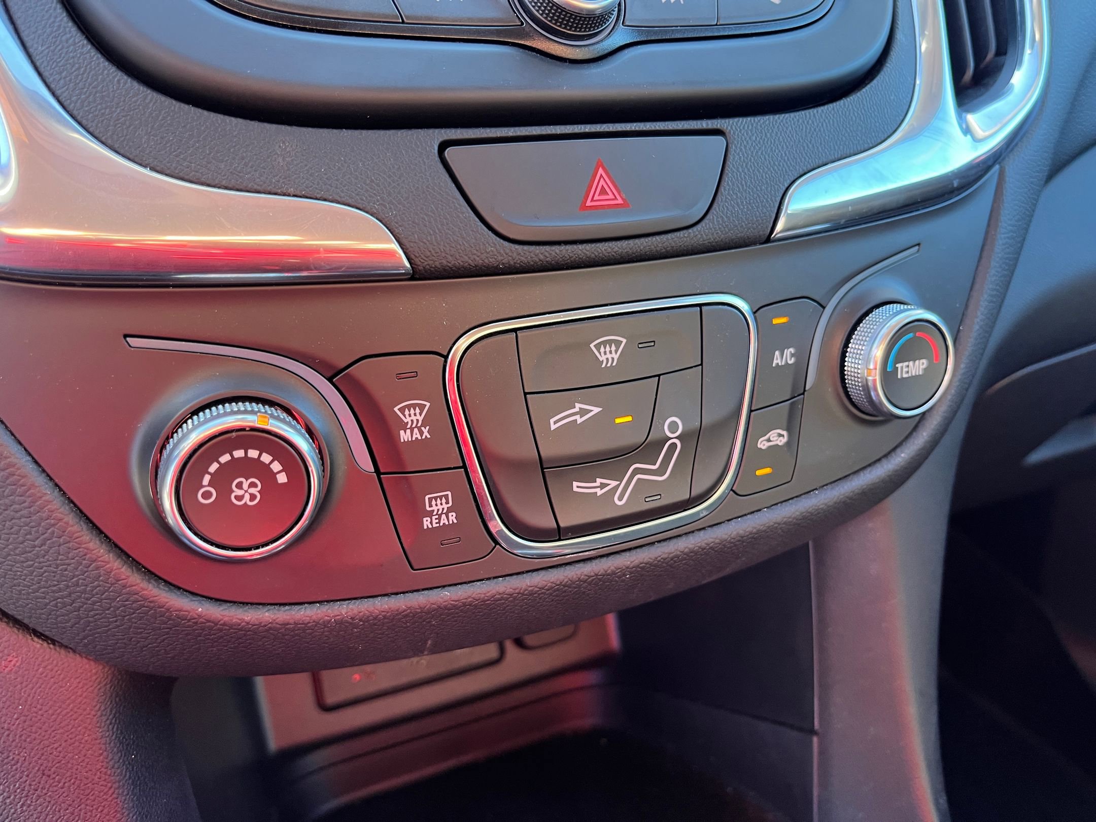 2021 Chevrolet Equinox LT photo 19