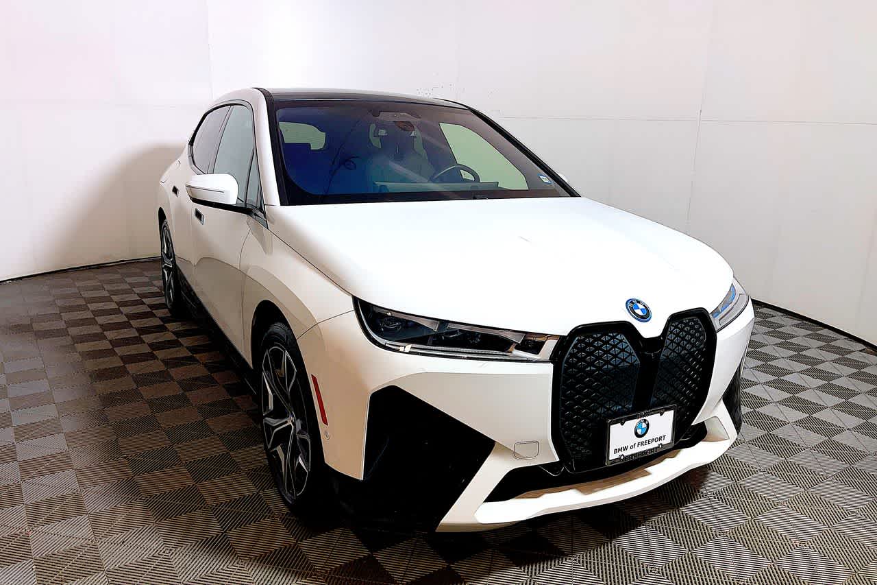 2023 BMW iX Base's photo