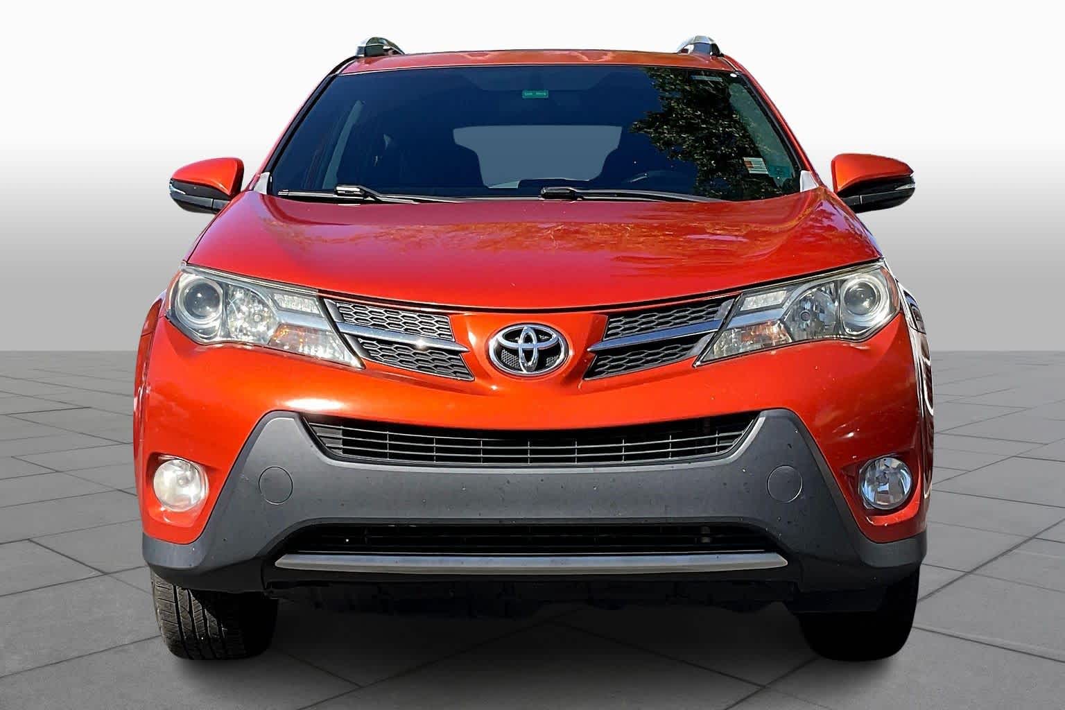 2015 Toyota RAV4 XLE photo 2
