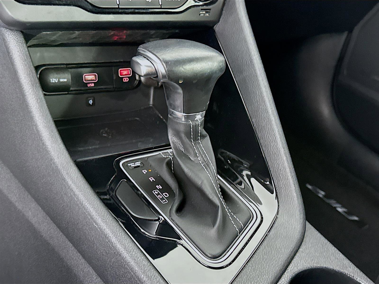 2022 Kia Niro Touring Special Edition photo 17