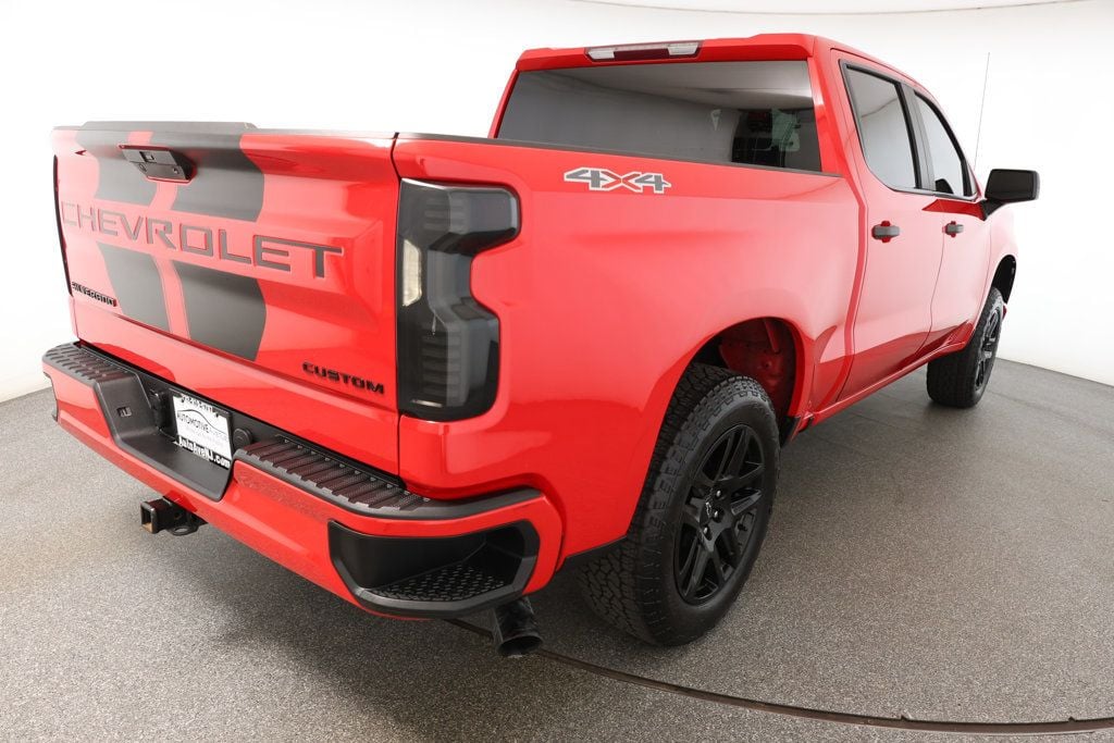 2022 Chevrolet Silverado Custom photo 4